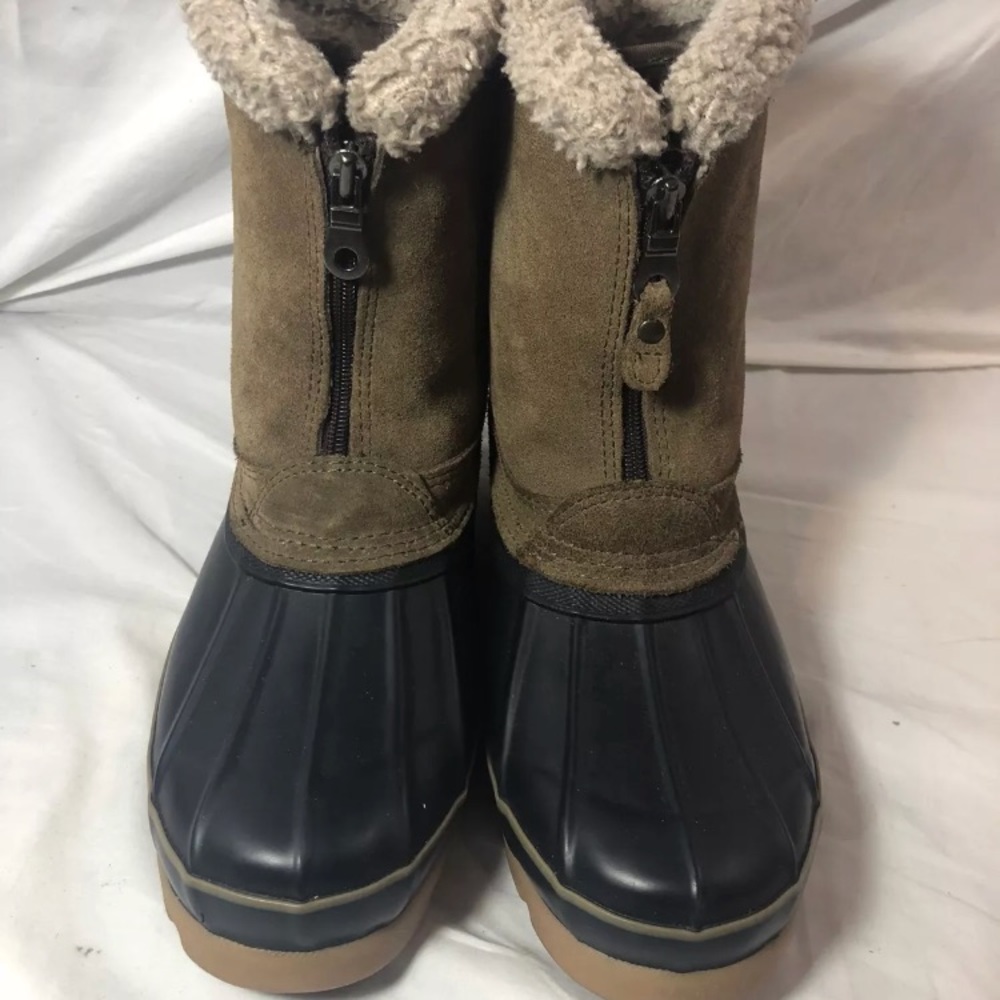 London Fog Sugarloaf cold weather boots.